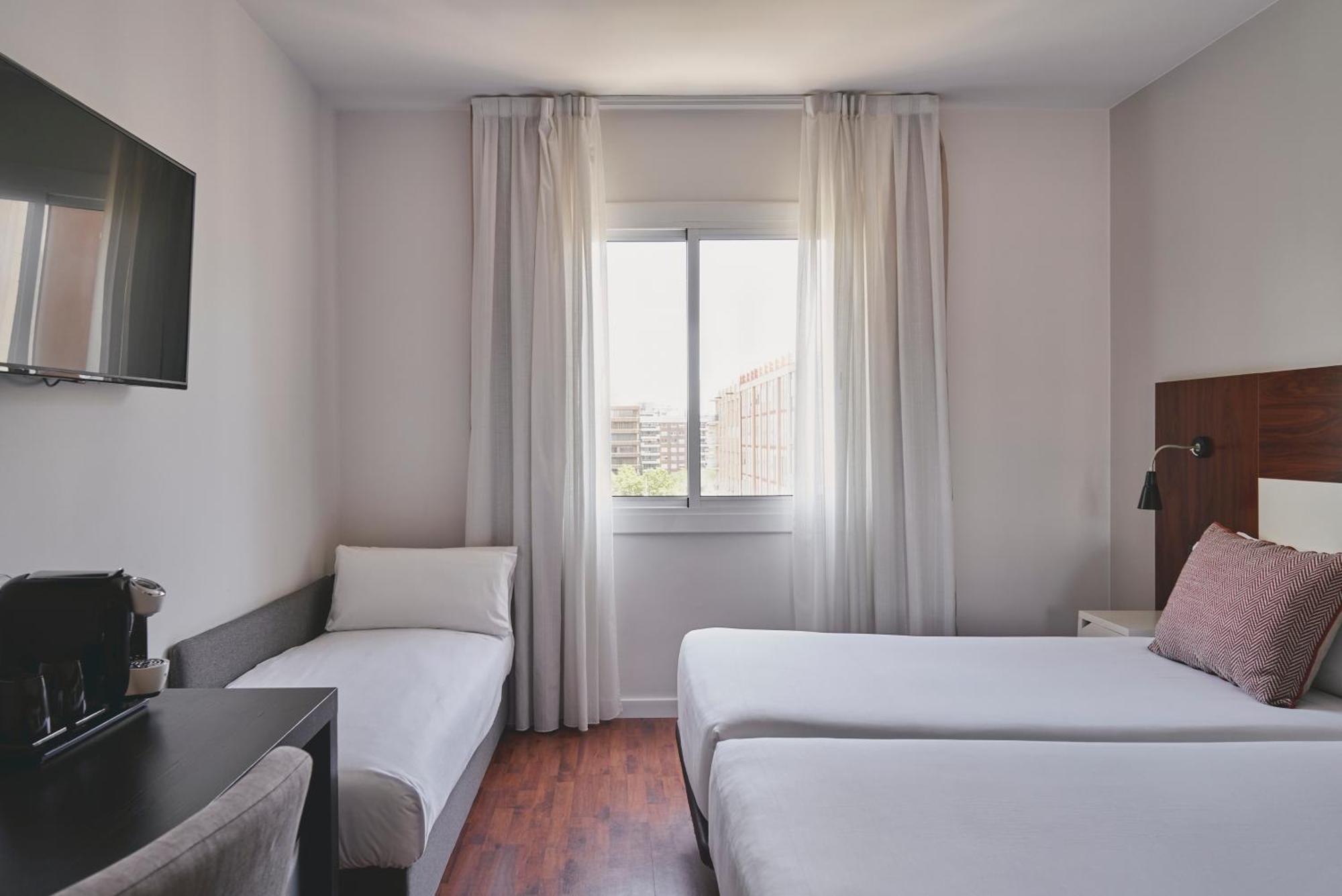 Arenas Atiram Hotel Barcelona Exterior foto
